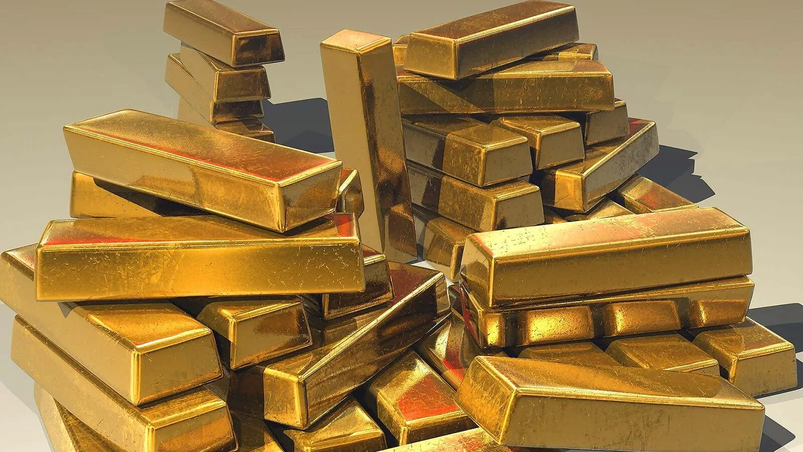 Bitcoin Price Rises 3% as Gold Trades Above 2K