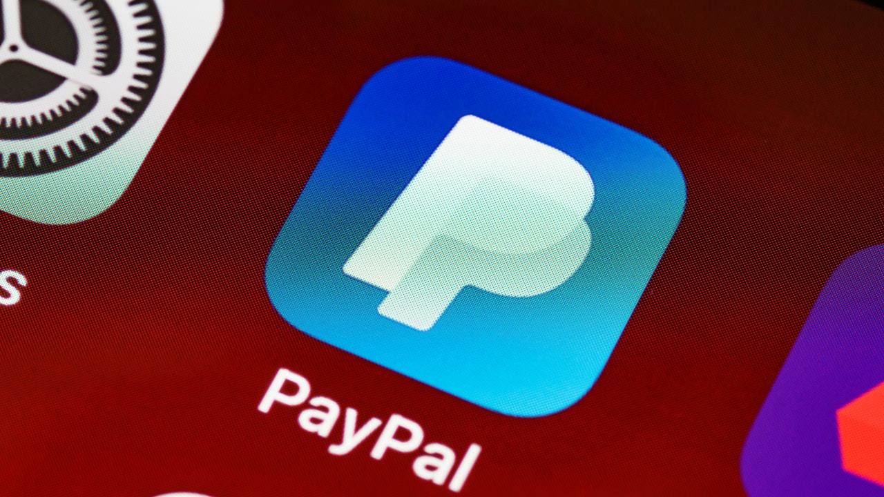 Read more about the article Paypal Embraces Crypto